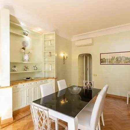 Ludovisi By In Apartment *